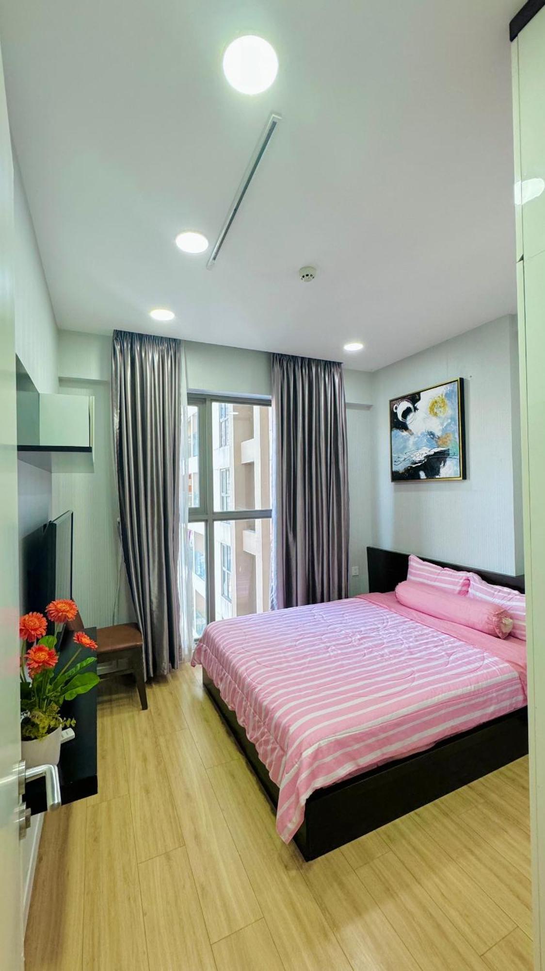 Sun - Millennium Spacious Aparts, Pool And Location Căn hộ