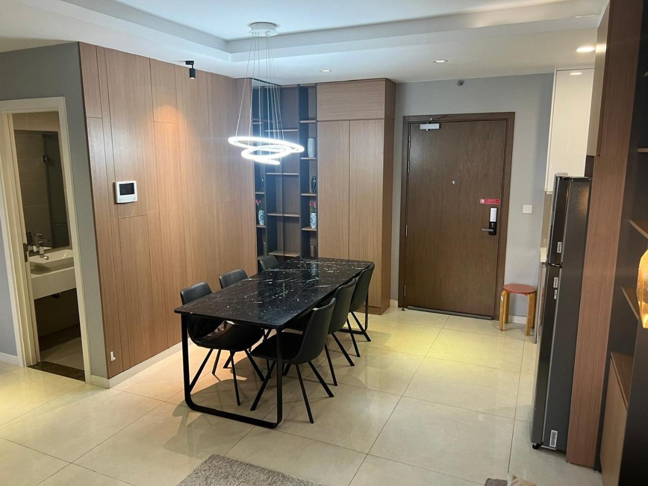 Sun - Millennium Spacious Aparts, Pool And Location Căn hộ