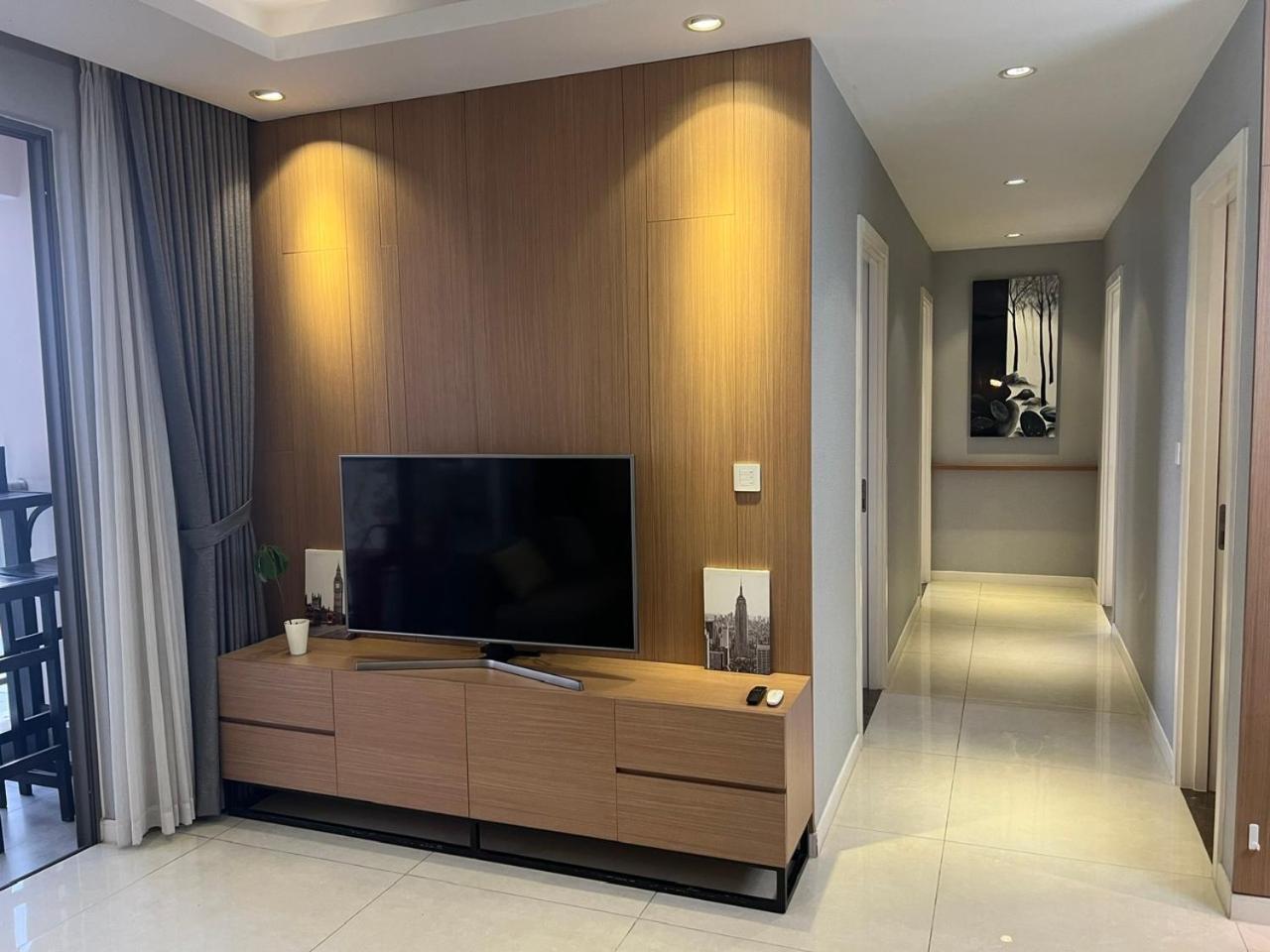 Căn hộ Sun - Millennium Spacious Aparts, Pool And Location