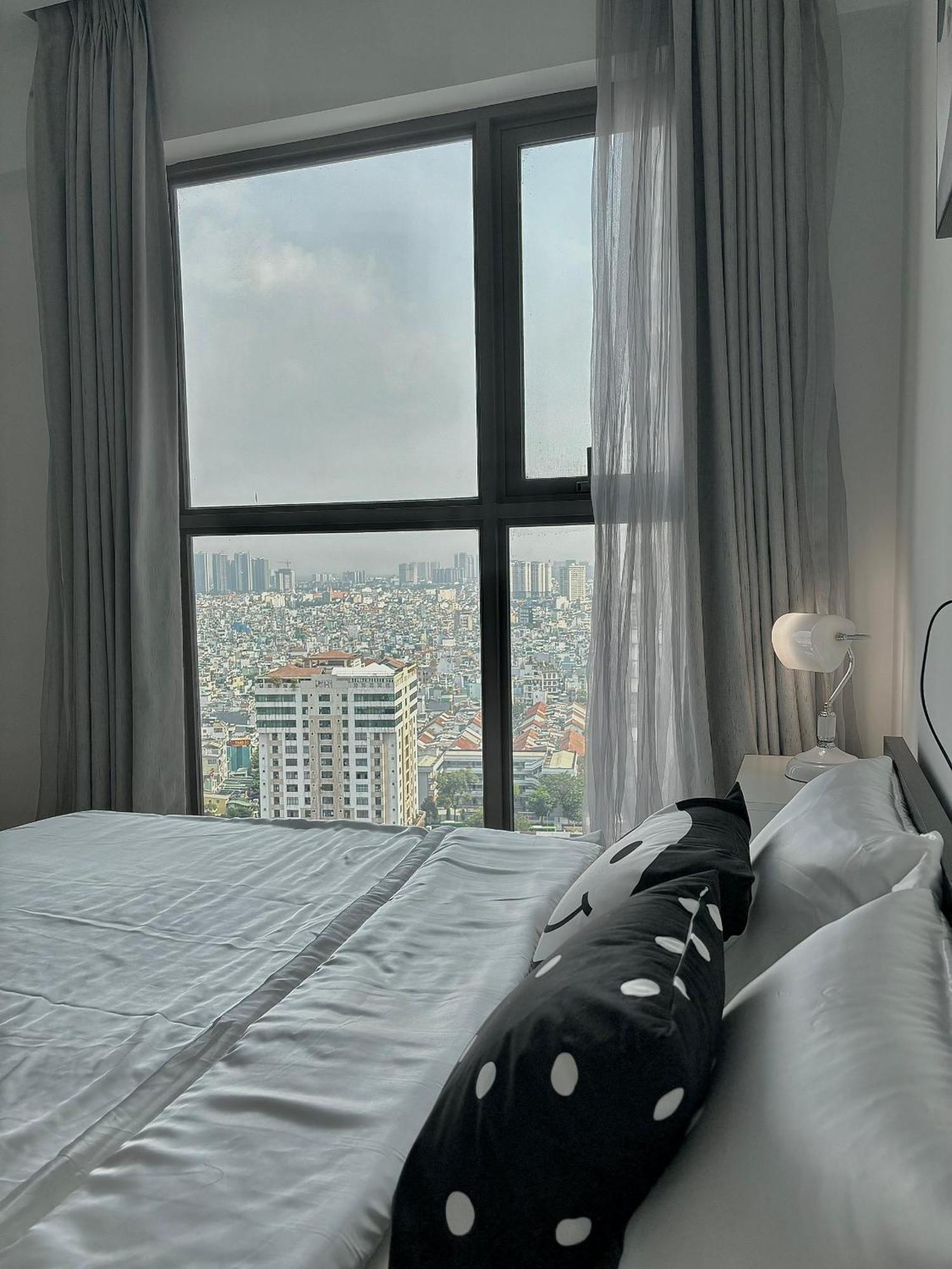 Sun - Millennium Spacious Aparts, Pool And Location Căn hộ