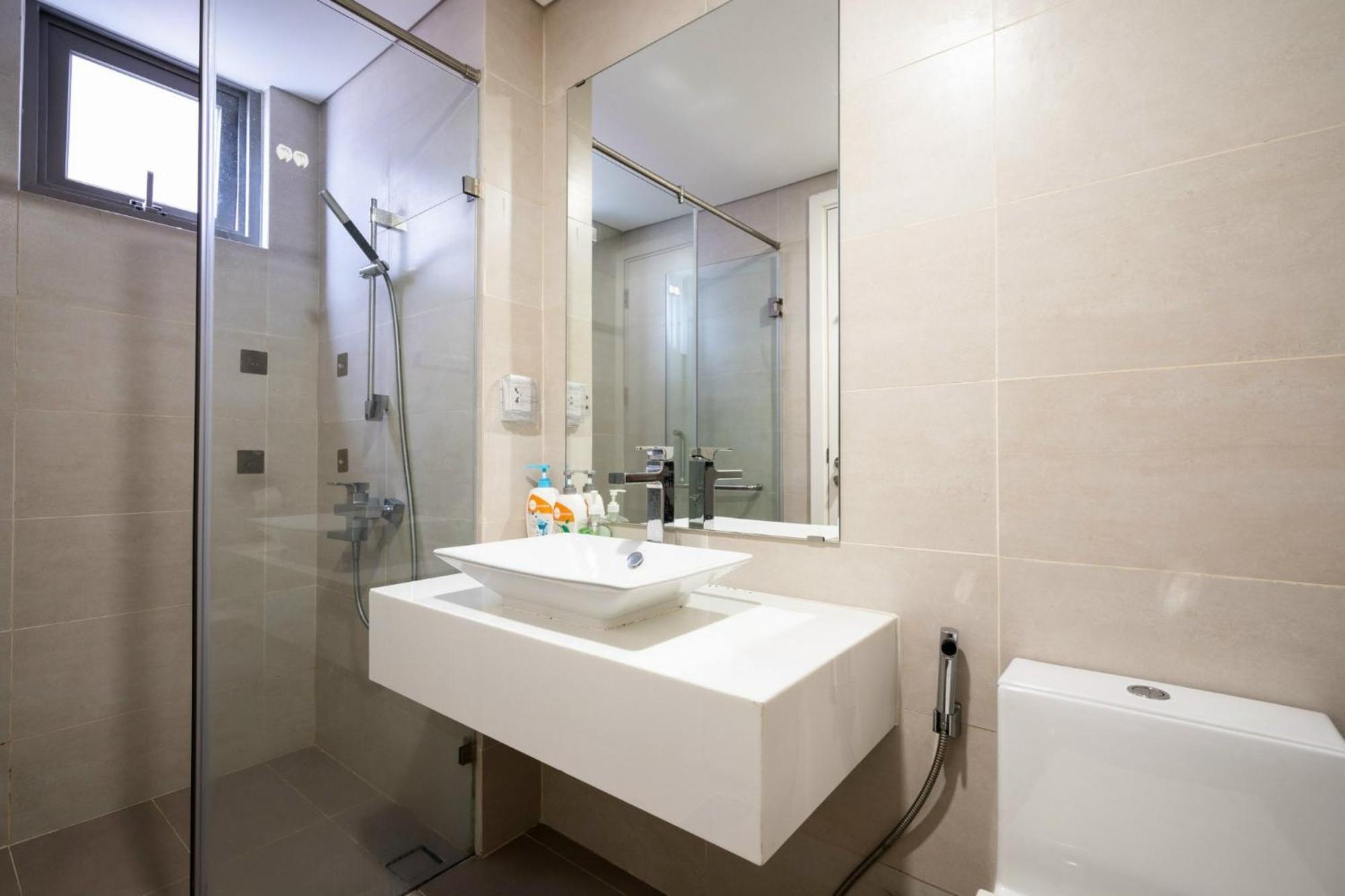 Căn hộ Sun - Millennium Spacious Aparts, Pool And Location TP. Hồ Chí Minh